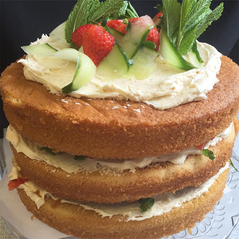 Strawberry and Pimms Cake