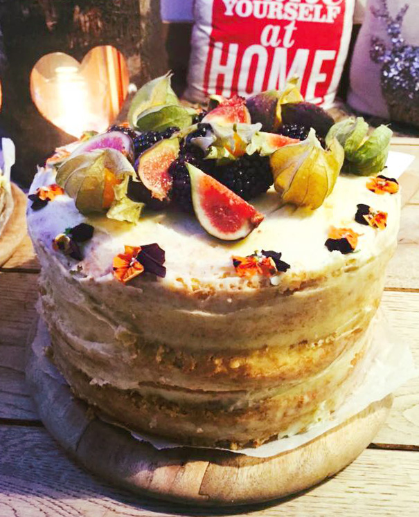 Vanilla Cake with Seasonal Fruit 